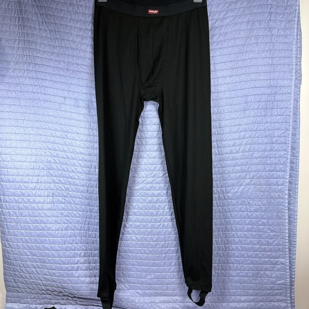 Wrangler Men's Medium Black Long Sleeve Waffle Thermal Crew Pocket Tagless Shirt